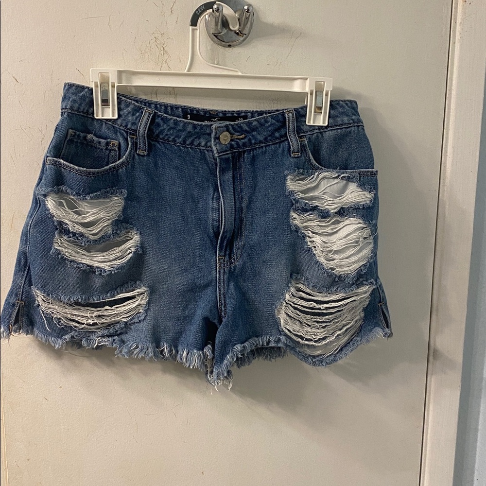 Hollister Ultra High Rise Vintage Relaxed Mom Shorts Denim 3” Size 29/9